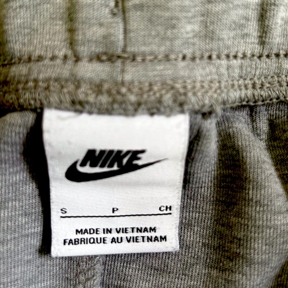 Nike Tech men’s pants - Picture 2 of 2